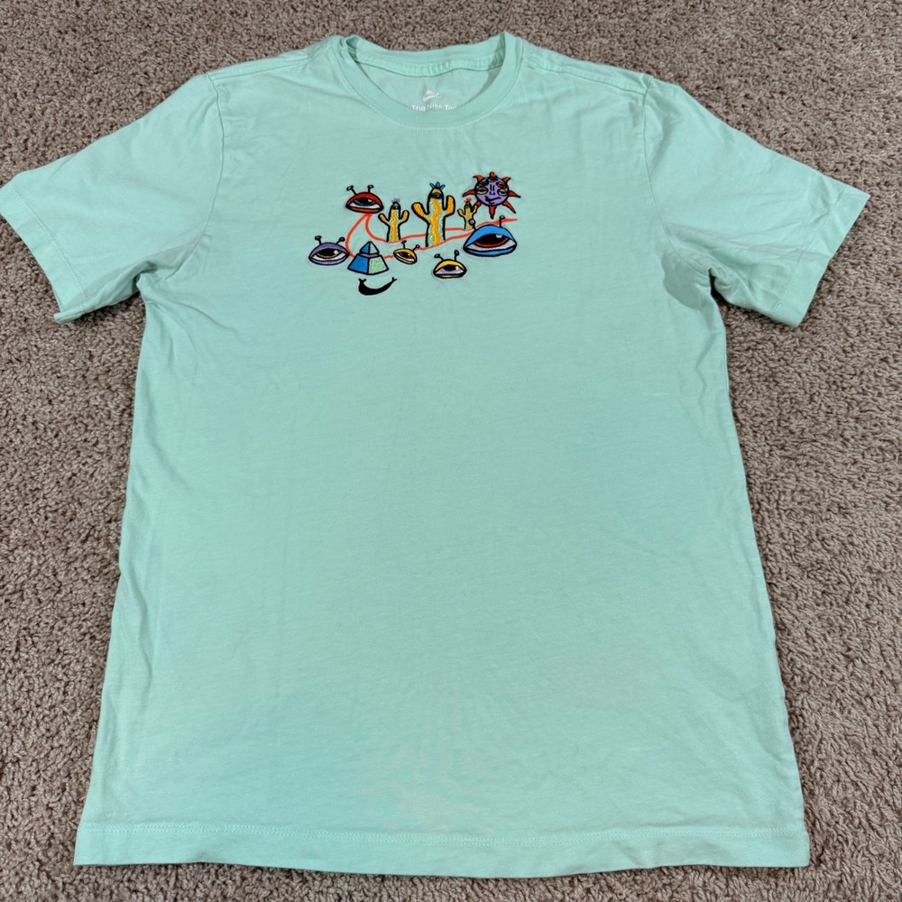 Nike Graphic T-Shirt Women Small Mint Green Excellent Embroidered Surreal Art